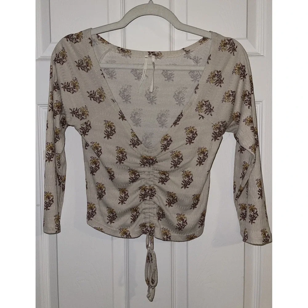 Anthropologie Sabrina Ivory Cinched Ditsy Floral V-neck Knit Shirt Small Boho
